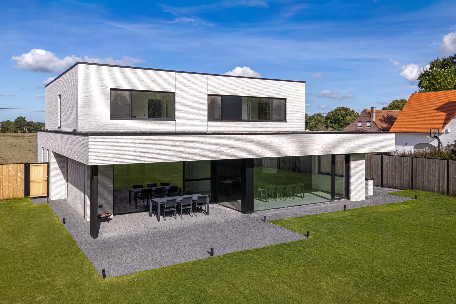 Moderne woning in Limburg, gefotografeerd door Peter Guedens.